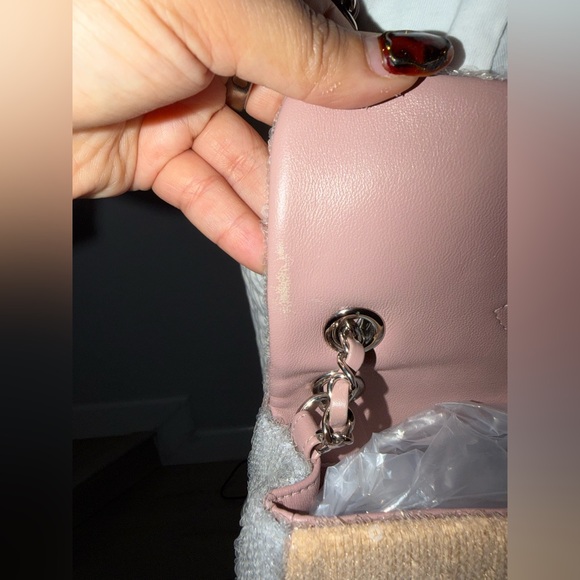 Chanel Mini Waterfall CC Flap Bag
Sequins - Picture 12 of 17